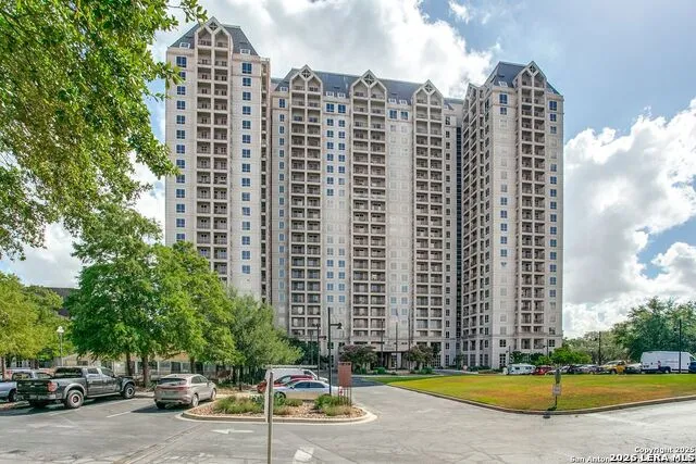 1 Towers Park Ln #2305 San Antonio, TX 78209
