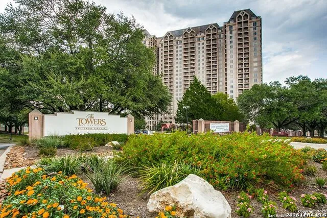 1 Towers Park Ln #2305 San Antonio, TX 78209