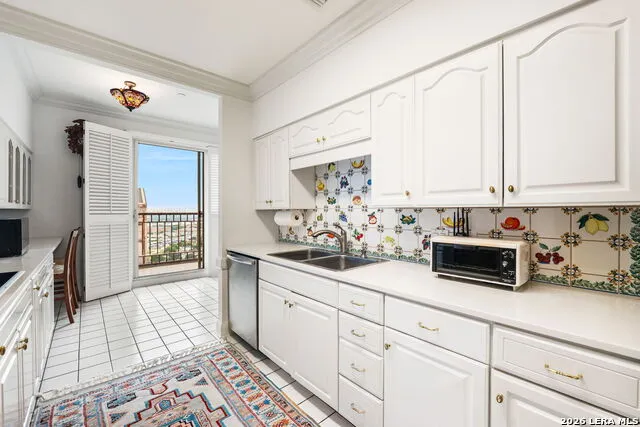 1 Towers Park Ln #2305 San Antonio, TX 78209