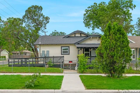 1200 W Magnolia Ave