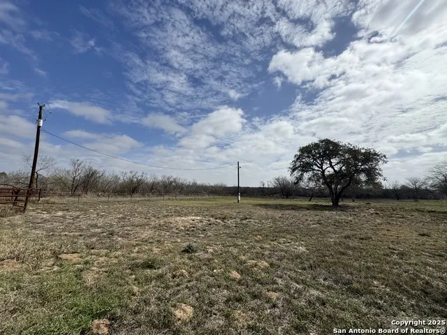 115 County Road 779 Devine, TX 78016