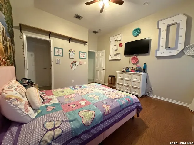 700 JACK NICKOLAUS DR Devine, TX 78016