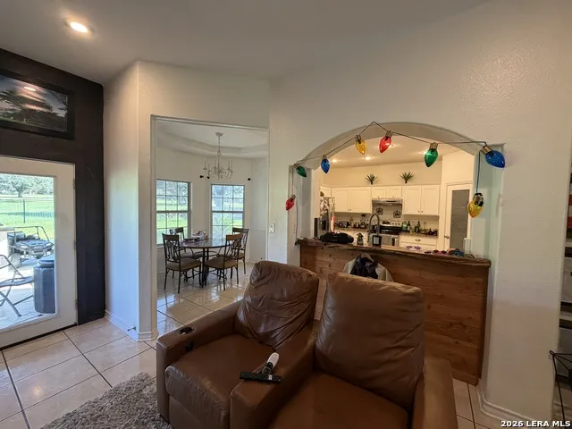 700 JACK NICKOLAUS DR Devine, TX 78016