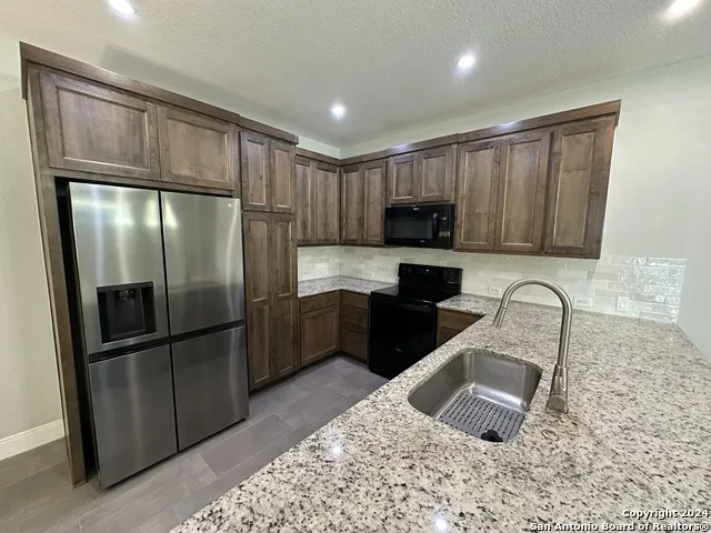 128 MAGNOLIA CIR Boerne, TX 78006