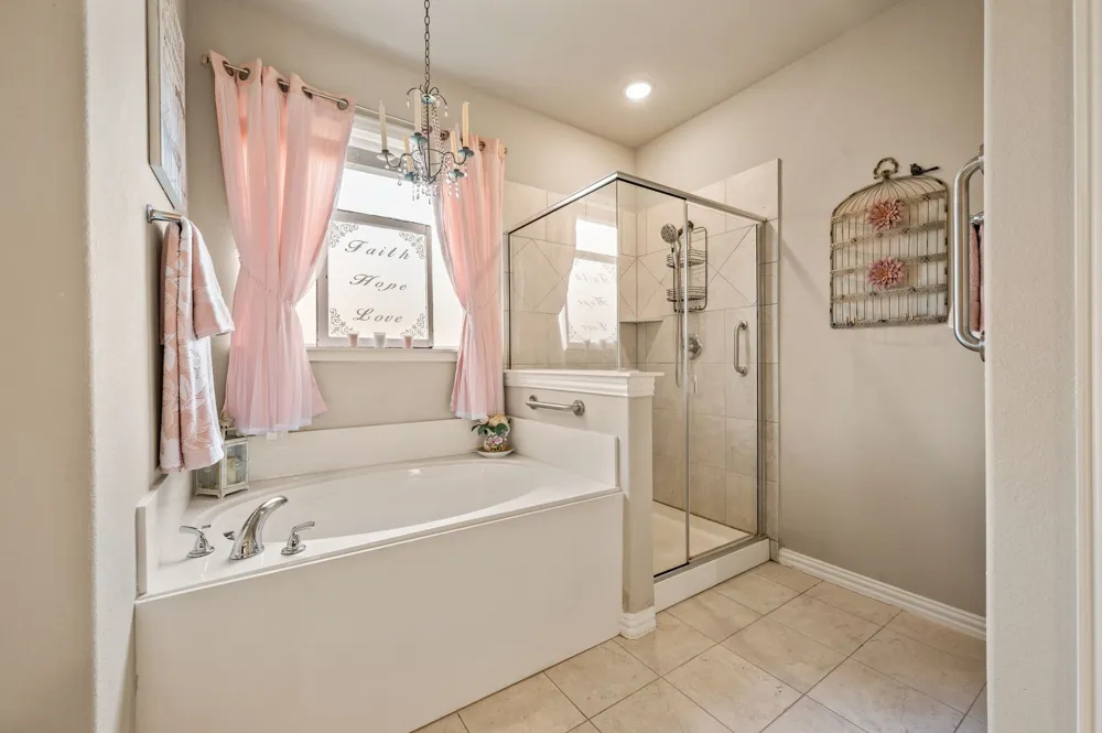 792 Feather Edge Drive Springtown, TX 76082
