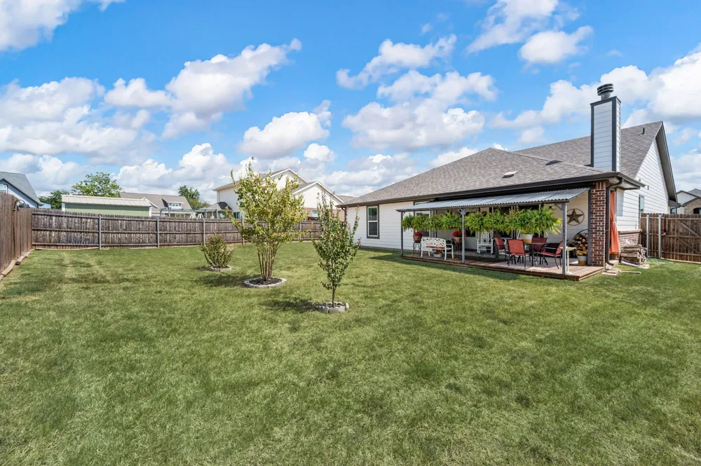 792 Feather Edge Drive Springtown, TX 76082