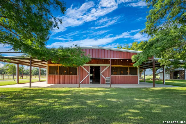 14361 LA VERNIA RD San Antonio, TX 78152
