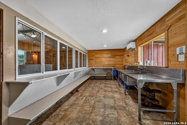 14361 LA VERNIA RD San Antonio, TX 78152