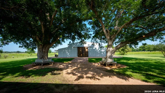 14361 LA VERNIA RD San Antonio, TX 78152