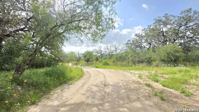 289 ZIGMOND RD Poteet, TX 78065