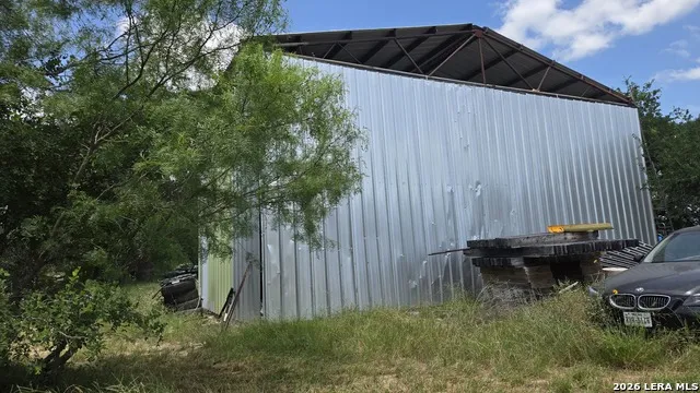289 ZIGMOND RD Poteet, TX 78065