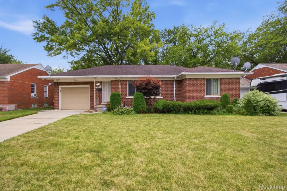 20310 Woodside Street Harper Woods City, MI 48225