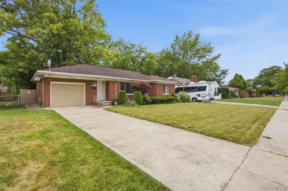 20310 Woodside Street Harper Woods City, MI 48225