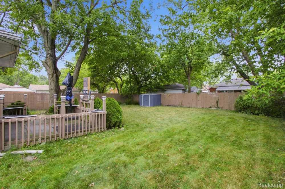 20310 Woodside Street Harper Woods City, MI 48225