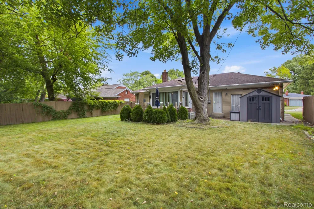 20310 Woodside Street Harper Woods City, MI 48225