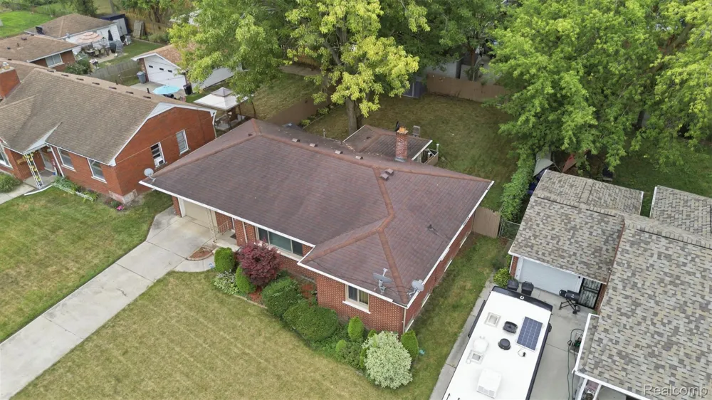20310 Woodside Street Harper Woods City, MI 48225