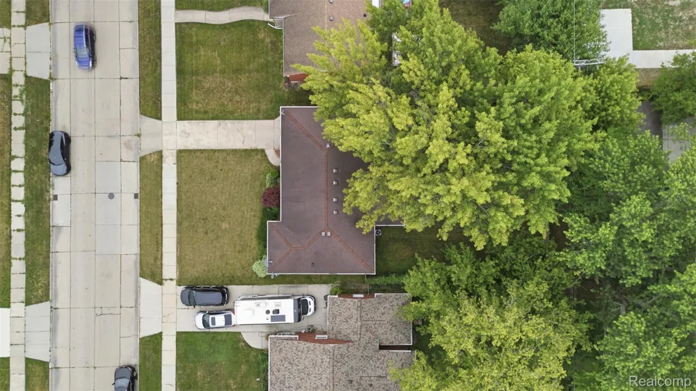 20310 Woodside Street Harper Woods City, MI 48225