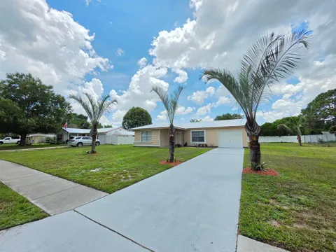 442 SW BELMONT CIRCLE