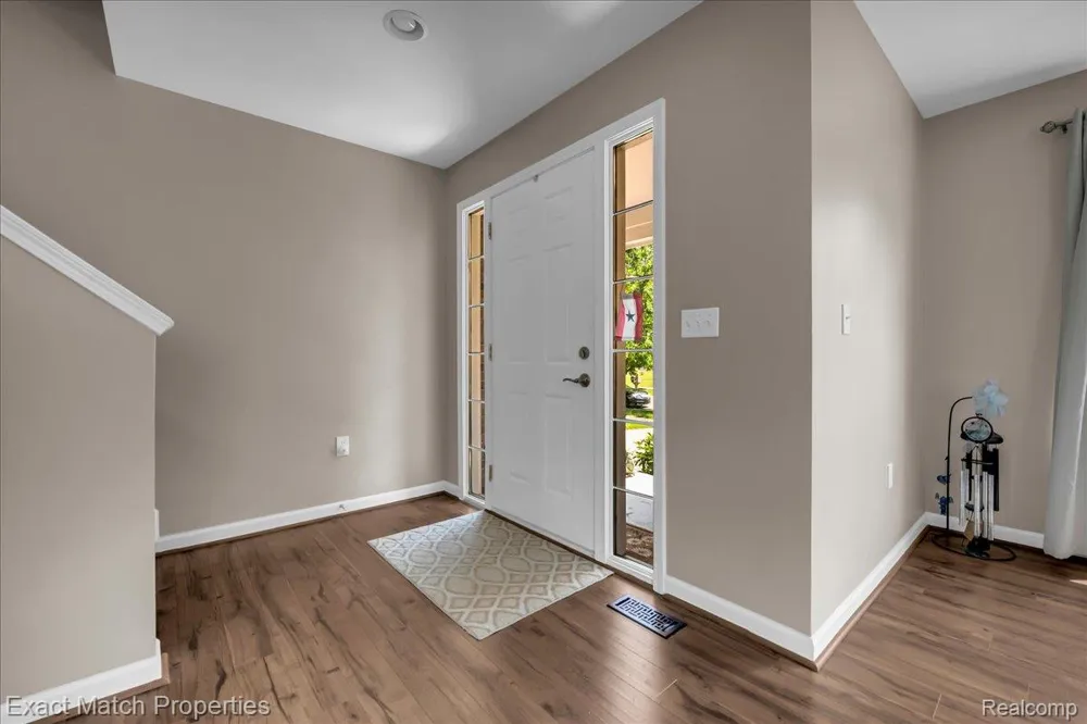 1633 Four Seasons Drive Hartland Township, MI 48843