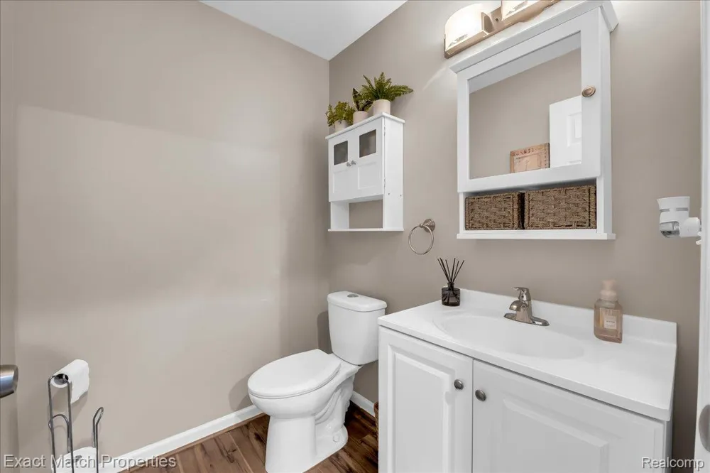 1633 Four Seasons Drive Hartland Township, MI 48843