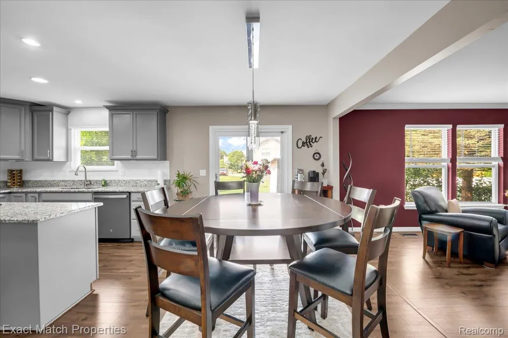 1633 Four Seasons Drive Hartland Township, MI 48843