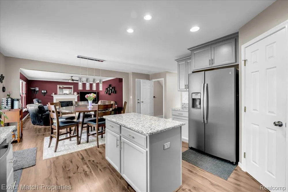 1633 Four Seasons Drive Hartland Township, MI 48843