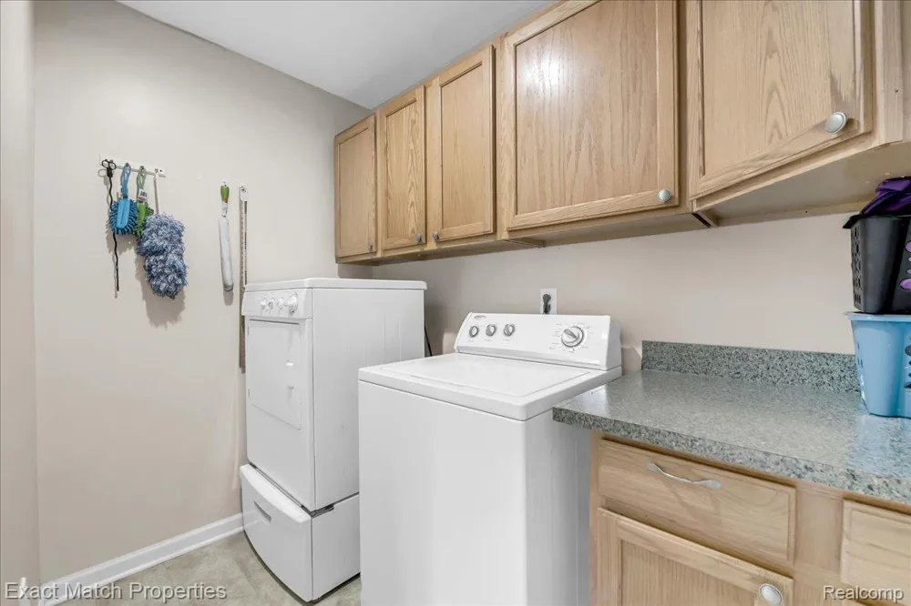 1633 Four Seasons Drive Hartland Township, MI 48843