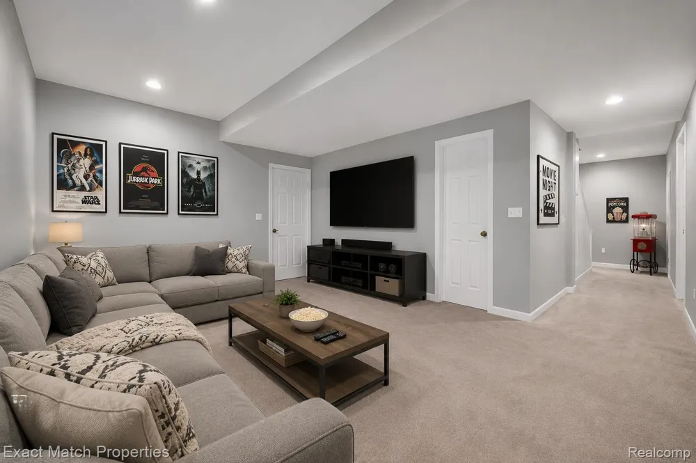 1633 Four Seasons Drive Hartland Township, MI 48843