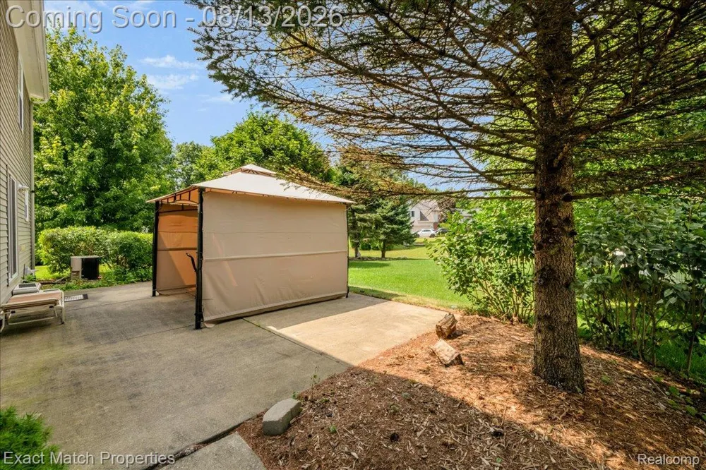 1633 Four Seasons Drive Hartland Township, MI 48843