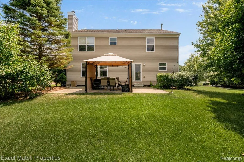 1633 Four Seasons Drive Hartland Township, MI 48843