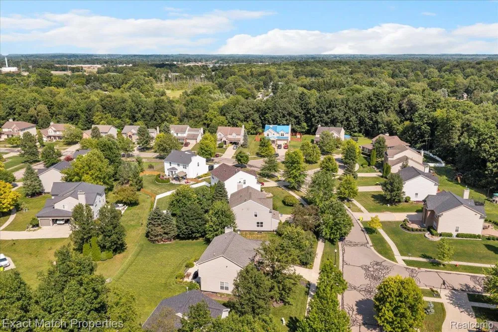 1633 Four Seasons Drive Hartland Township, MI 48843