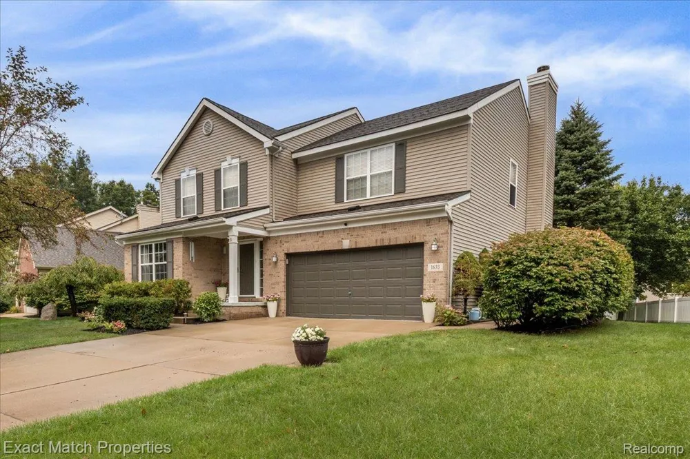 1633 Four Seasons Drive Hartland Township, MI 48843