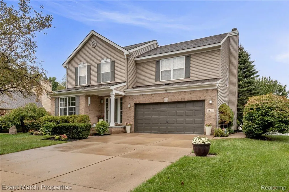 1633 Four Seasons Drive Hartland Township, MI 48843