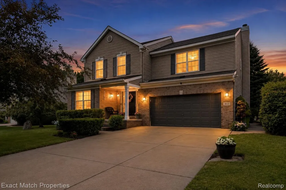 1633 Four Seasons Drive Hartland Township, MI 48843