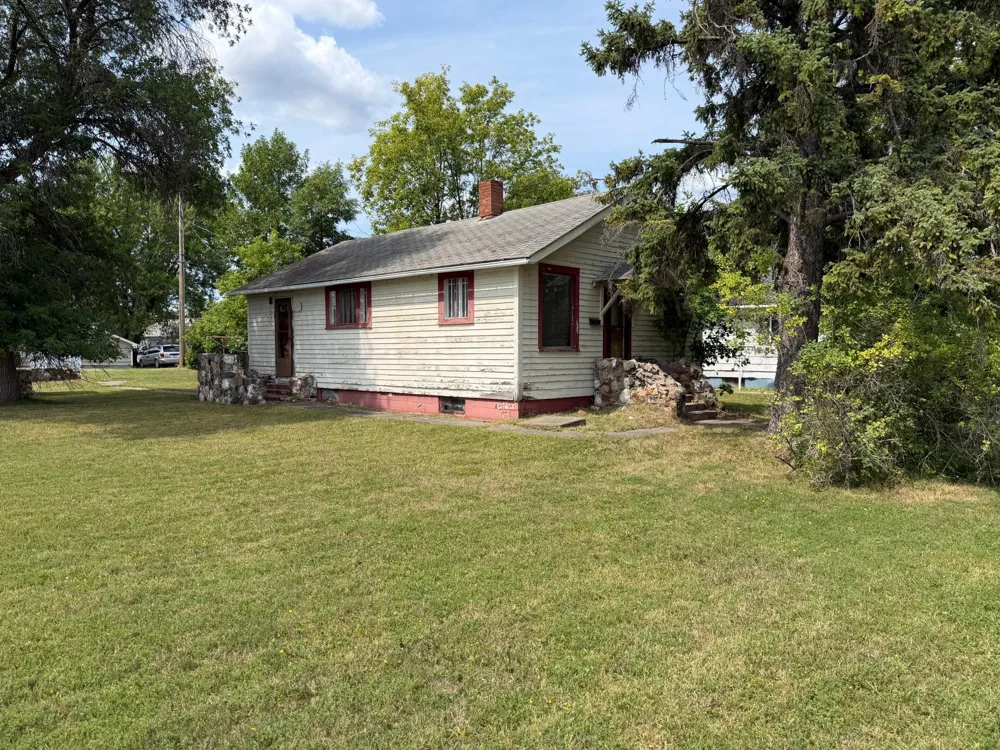 1222 Main Avenue International Falls, MN 56649
