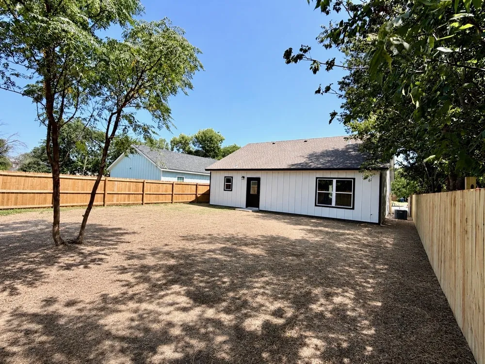 1613 2nd Street Brownwood, TX 76801