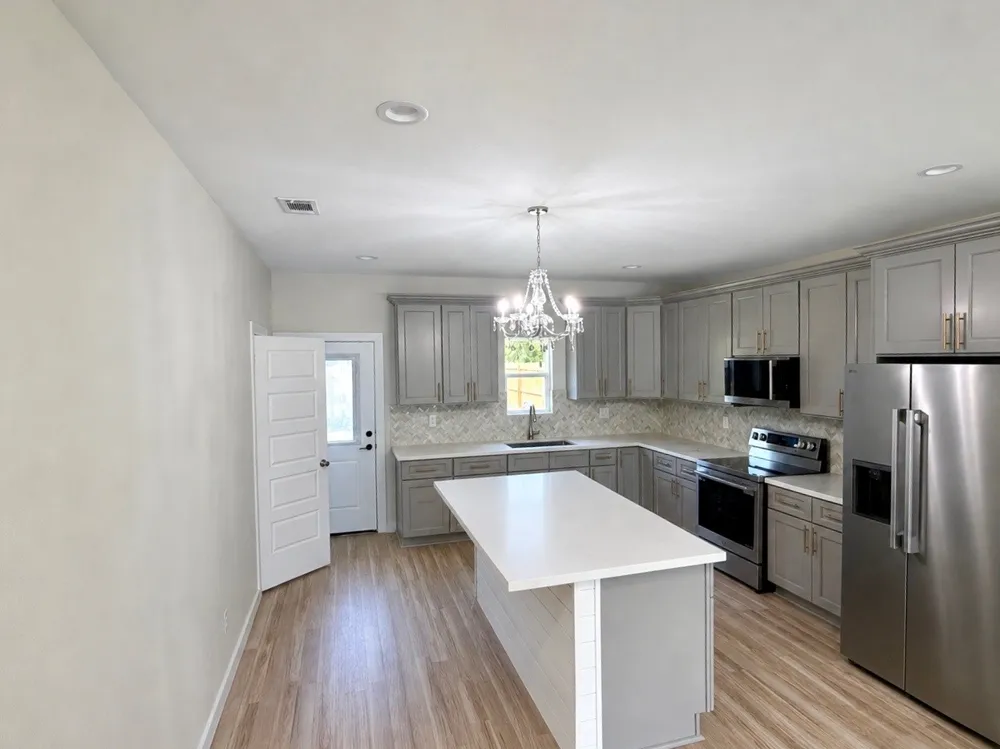 1613 2nd Street Brownwood, TX 76801
