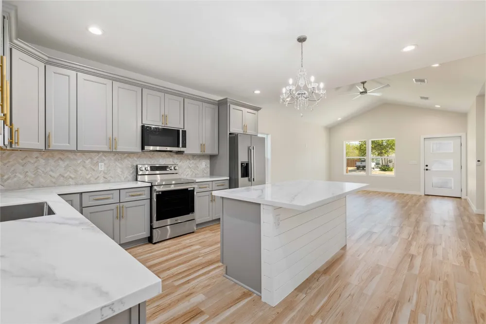 1613 2nd Street Brownwood, TX 76801