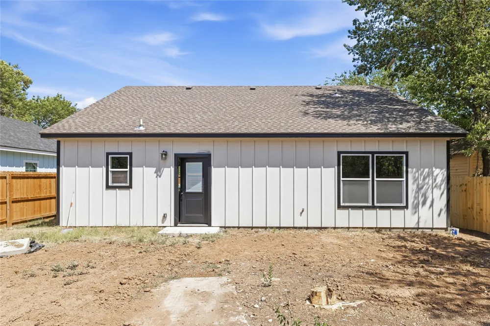 1613 2nd Street Brownwood, TX 76801