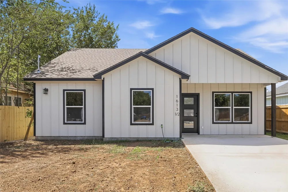 1613 2nd Street Brownwood, TX 76801