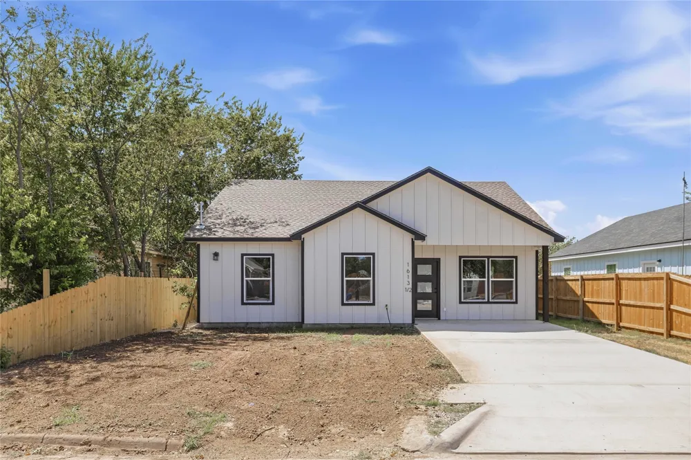 1613 2nd Street Brownwood, TX 76801