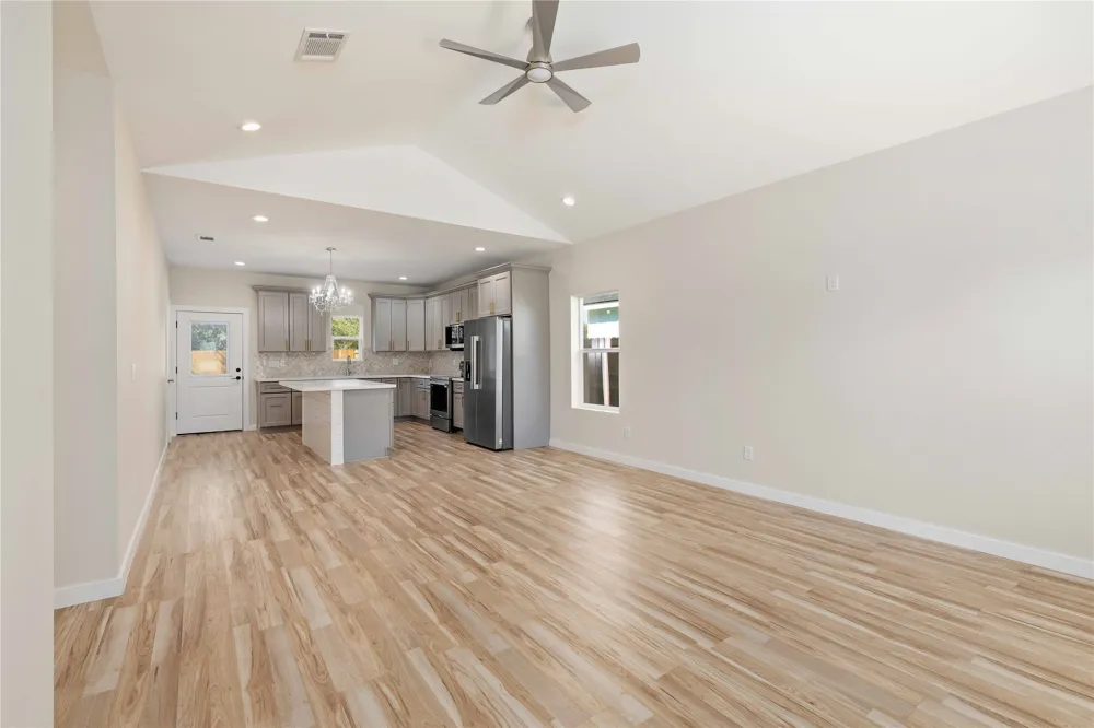 1613 2nd Street Brownwood, TX 76801