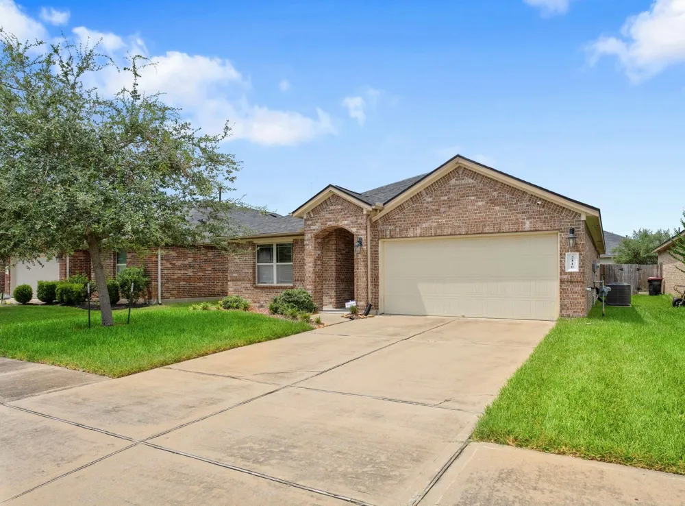 2110 Tannin Trace Fresno, TX 77545