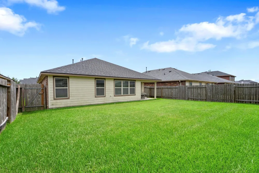 2110 Tannin Trace Fresno, TX 77545