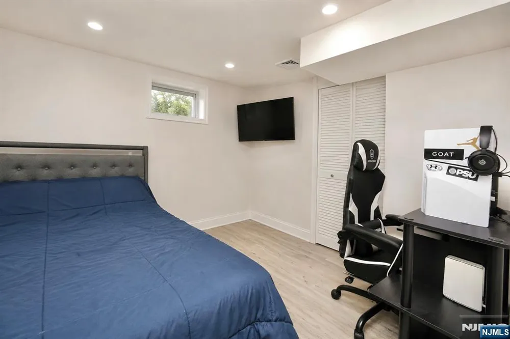 105 Main Street Linden, NJ 07036