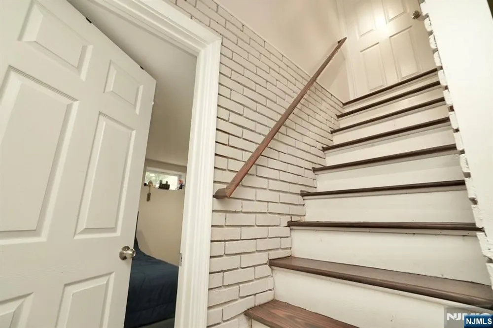 105 Main Street Linden, NJ 07036