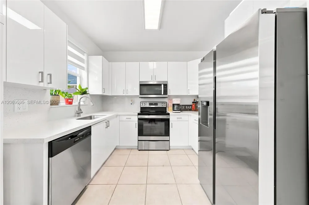 15872 NW 21st St Pembroke Pines, FL 33028