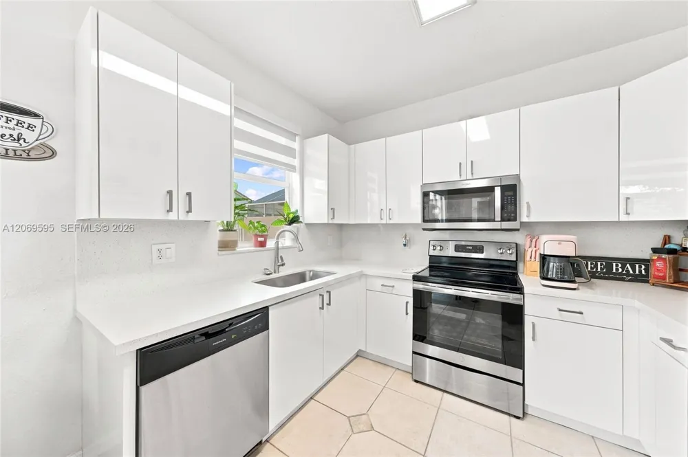 15872 NW 21st St Pembroke Pines, FL 33028