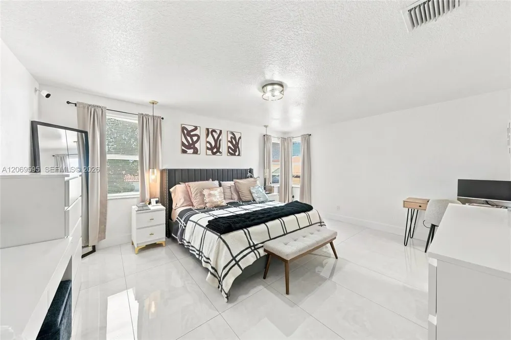 15872 NW 21st St Pembroke Pines, FL 33028