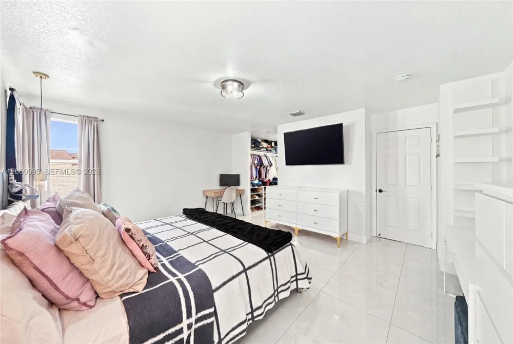 15872 NW 21st St Pembroke Pines, FL 33028